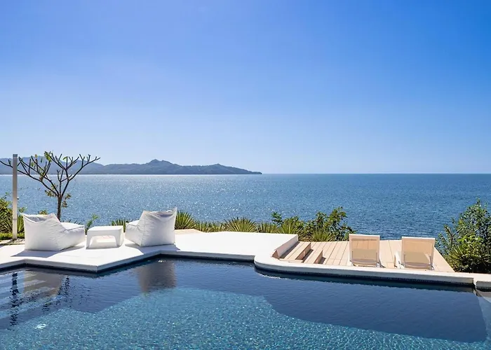Beachfront Cliff 300 Degrees Ocean Views, Pool And Jacuzzi