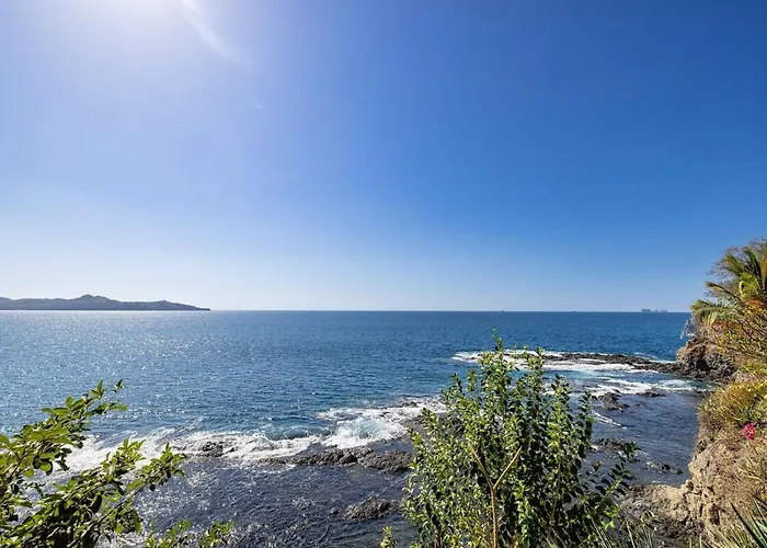 Beachfront Cliff 300 Degrees Ocean Views, Pool And Jacuzzi *