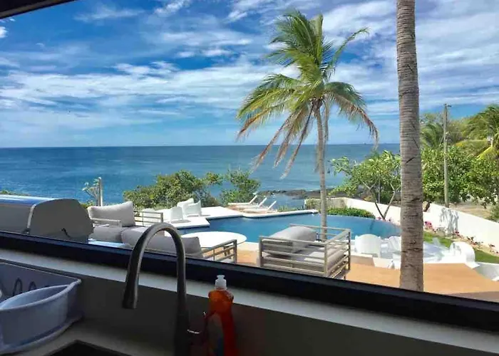 Beachfront Cliff 300 Degrees Ocean Views, Pool And Jacuzzi *