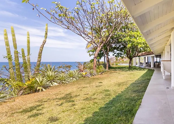 Beachfront Cliff 300 Degrees Ocean Views, Pool And Jacuzzi Villa Playa Flamingo