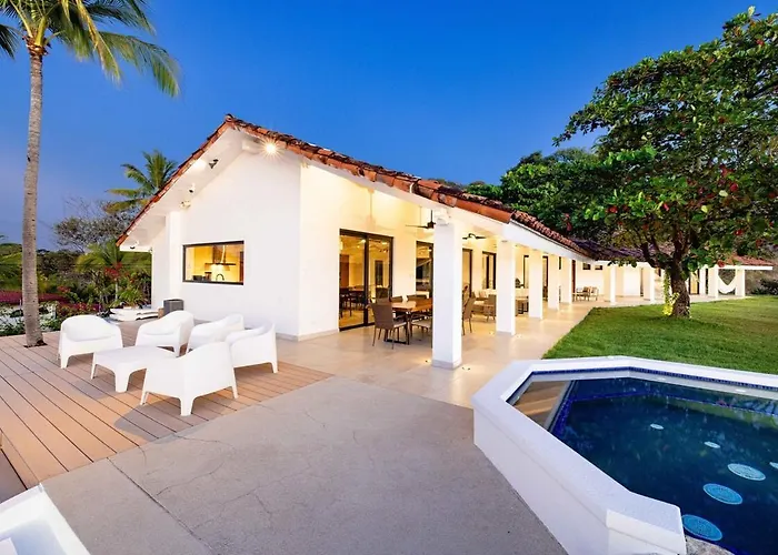 Beachfront Cliff 300 Degrees Ocean Views, Pool And Jacuzzi Villa *