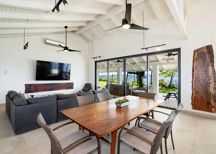 Beachfront Cliff 300 Degrees Ocean Views, Pool And Jacuzzi Villa *