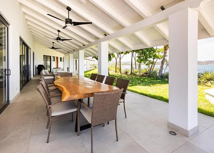Beachfront Cliff 300 Degrees Ocean Views, Pool And Jacuzzi
