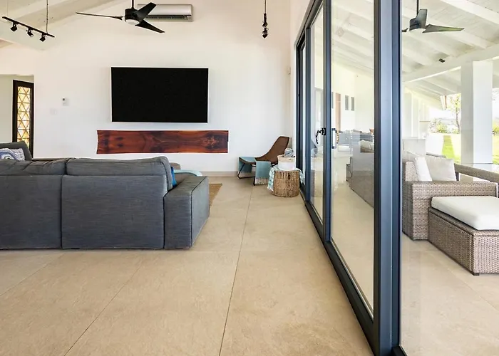Beachfront Cliff 300 Degrees Ocean Views, Pool And Jacuzzi Villa *