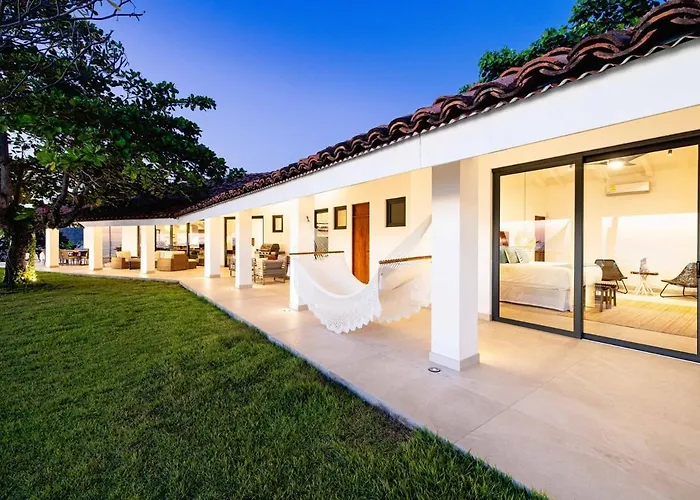 Beachfront Cliff 300 Degrees Ocean Views, Pool And Jacuzzi