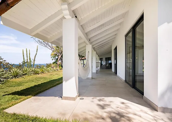 Beachfront Cliff 300 Degrees Ocean Views, Pool And Jacuzzi Villa *